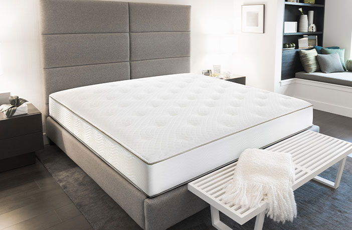 geboorte mode geeuwen Courtyard Foam Mattress & Box Spring Set | Shop Exclusive Hotel Mattresses,  Bedding and More