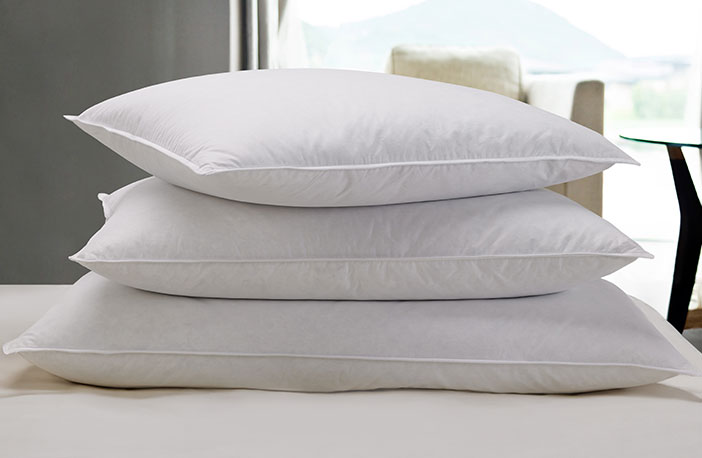 https://www.shopcourtyard.com/images/products/v2/lrg/Marriott-feather-down-pillow-MAR-108_lrg.jpg